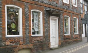 Wantage Salon Front 1