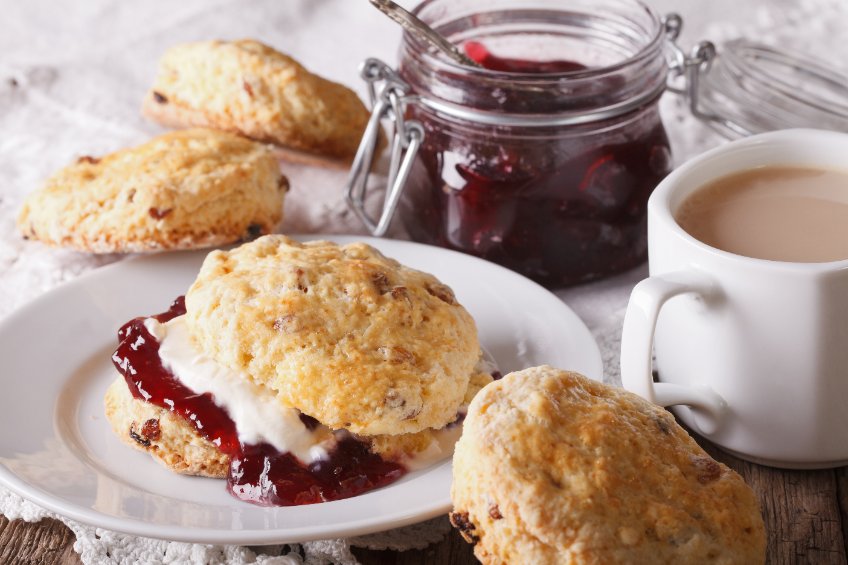 Hen-Party-Ideas-Oxfordshire-Segais-Beauty-Retreat-Cream-Tea